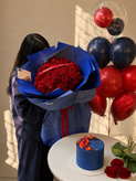 دسته گل ۱۰۰شاخه رز همراه ست کیک
