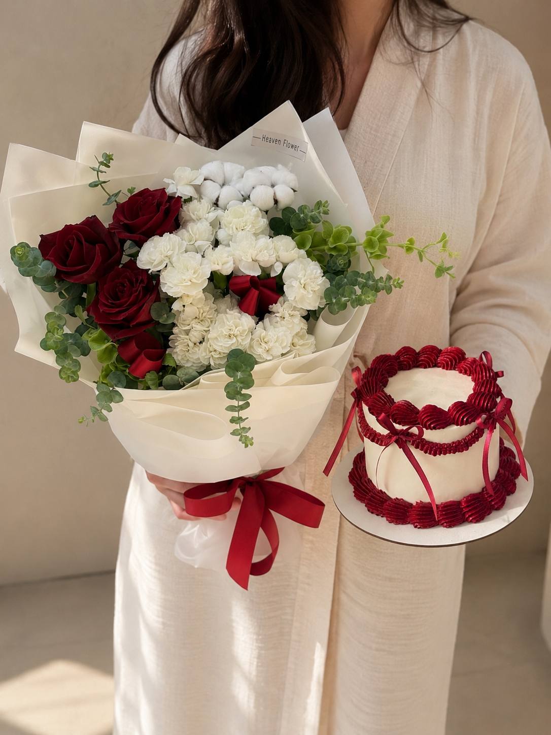 ست دسته گل و کیک چری